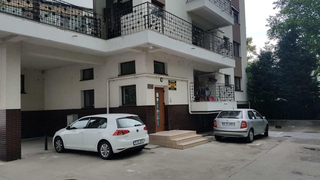 Tina Apartament 2 Craiova Buitenkant foto